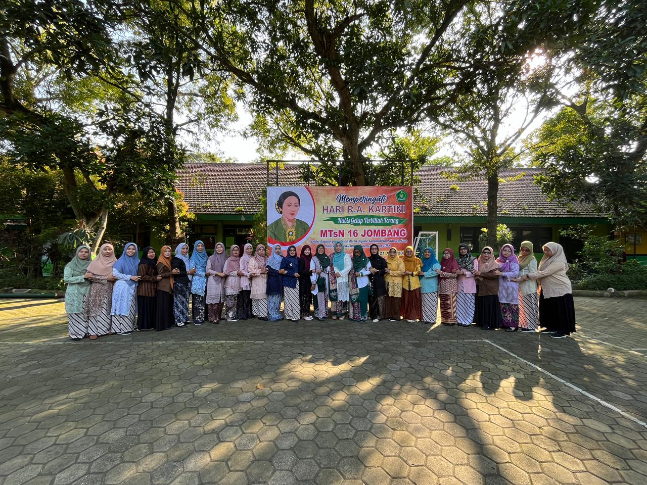 Semangat Kartini di MTsN 16 Jombang: Menyongsong Indonesia Emas 2045 dengan Perempuan Berdaya